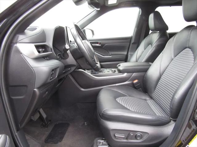 2025 Toyota Highlander XSE