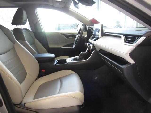 2025 Toyota RAV4 Hybrid XLE Premium