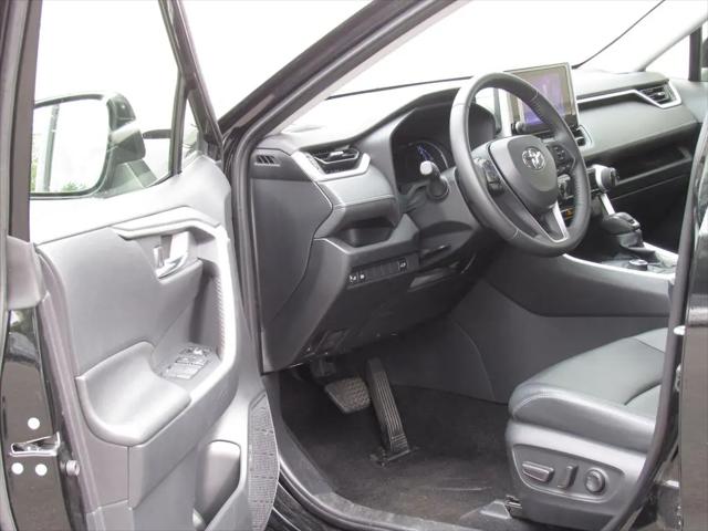 2025 Toyota RAV4 Hybrid XLE Premium