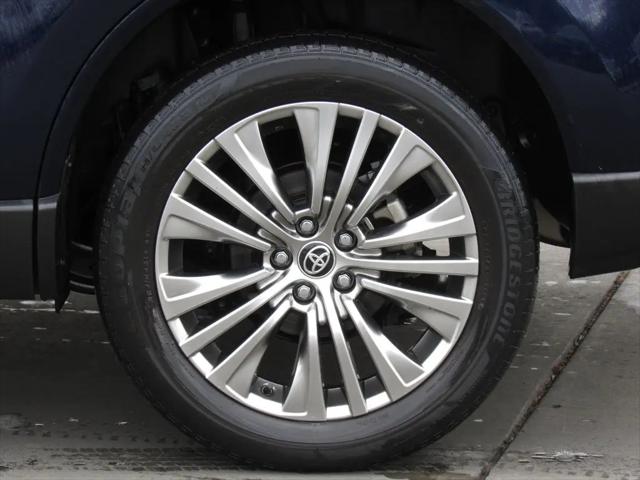 2022 Toyota Venza XLE