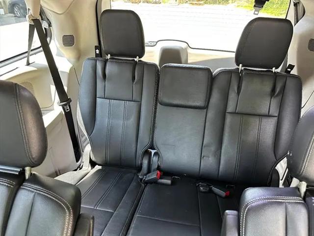 2015 Chrysler Town & Country Touring