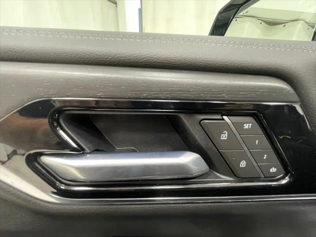 2025 GMC Yukon 4WD Denali