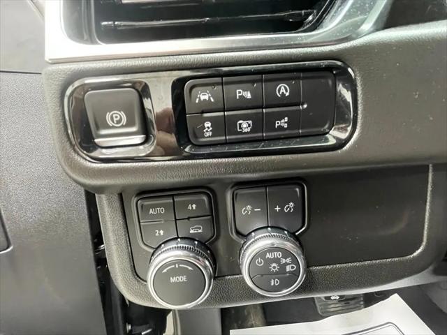 2025 GMC Yukon 4WD Denali