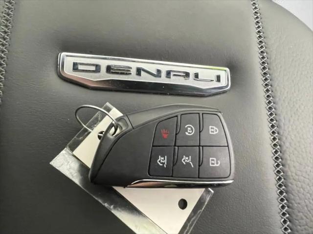 2025 GMC Yukon 4WD Denali