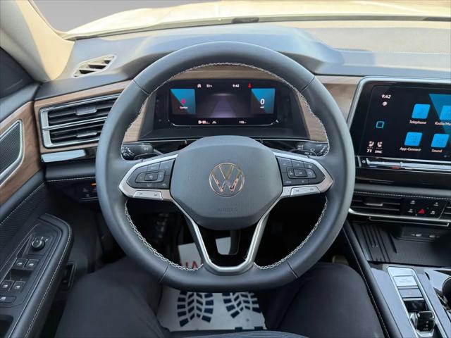 2026 Volkswagen Atlas SE with Technology