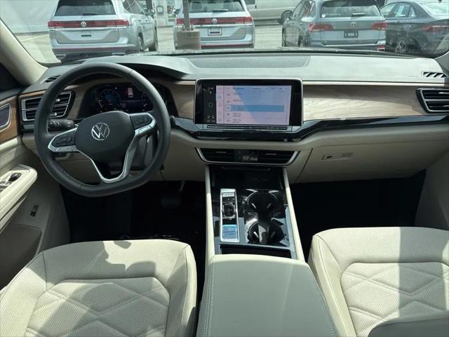 2026 Volkswagen Atlas SE with Technology