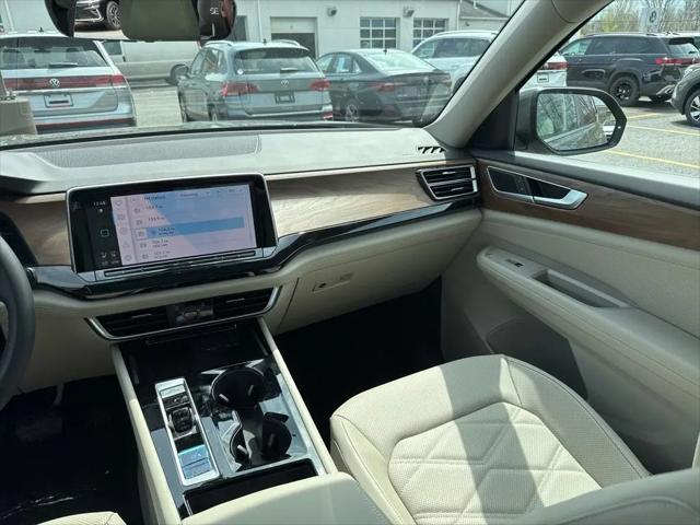 2026 Volkswagen Atlas SE with Technology
