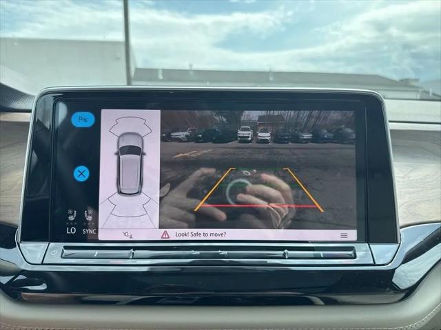 2026 Volkswagen Atlas SE with Technology