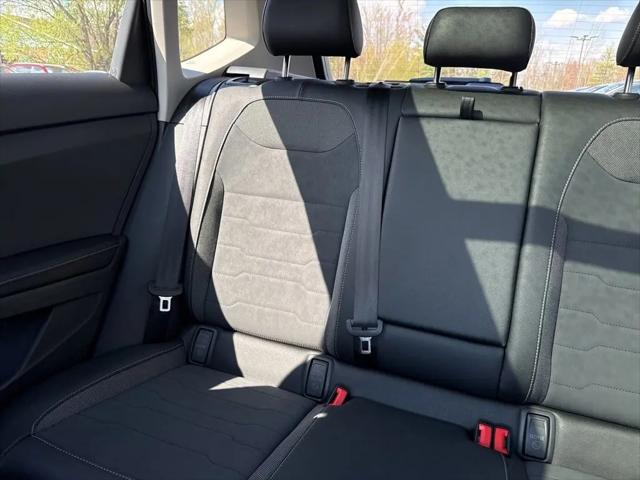 2026 Volkswagen Taos SE Black