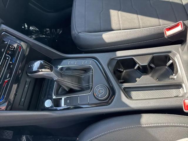 2026 Volkswagen Taos SE Black