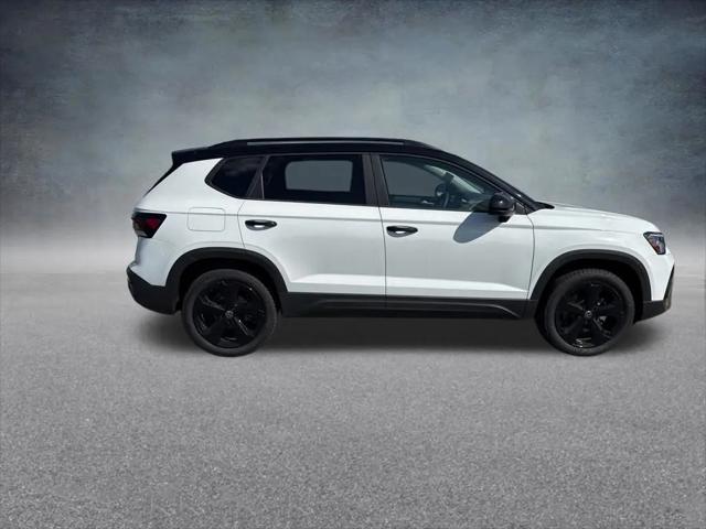 2026 Volkswagen Taos SE Black