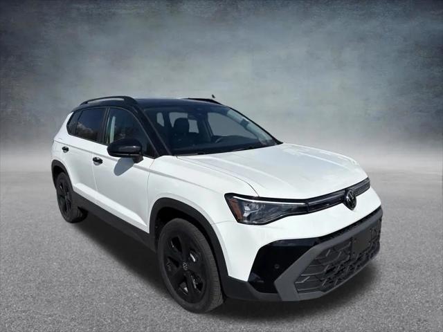 2026 Volkswagen Taos SE Black