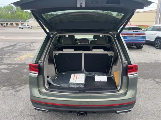 2026 Volkswagen Atlas SE with Technology