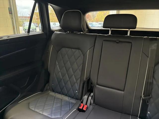 2026 Volkswagen Atlas Cross Sport SEL Premium R-Line