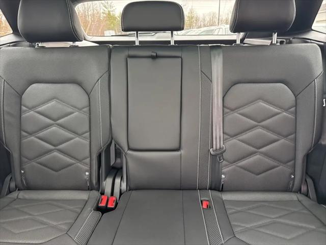 2026 Volkswagen Atlas Cross Sport SE with Technology