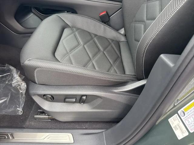 2026 Volkswagen Atlas Cross Sport SE with Technology