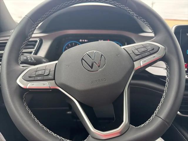 2026 Volkswagen Atlas Cross Sport SE with Technology