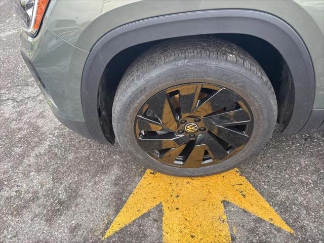 2026 Volkswagen Atlas Cross Sport SE with Technology