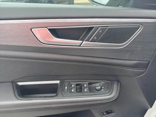 2026 Volkswagen Atlas Cross Sport SE with Technology