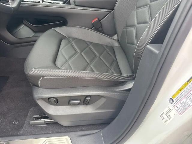 2026 Volkswagen Atlas Cross Sport SE with Technology