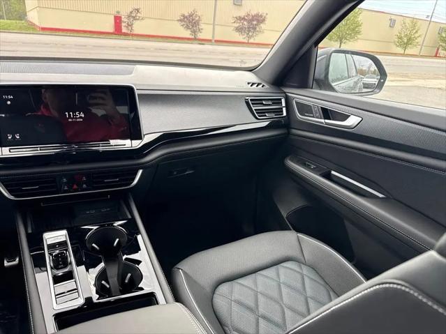 2026 Volkswagen Atlas Cross Sport SEL Premium R-Line