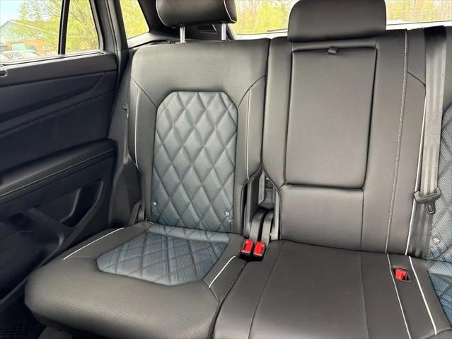 2026 Volkswagen Atlas Cross Sport SEL Premium R-Line