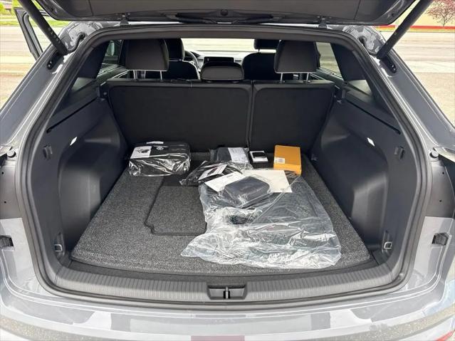 2026 Volkswagen Atlas Cross Sport SEL Premium R-Line