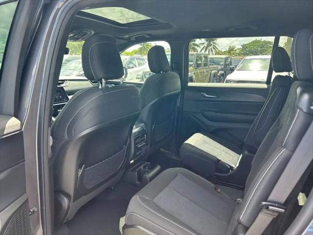 2025 Jeep Grand Cherokee L Laredo X 4x4