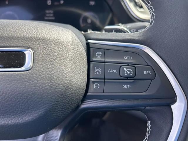 2025 Jeep Grand Cherokee L Laredo X 4x4