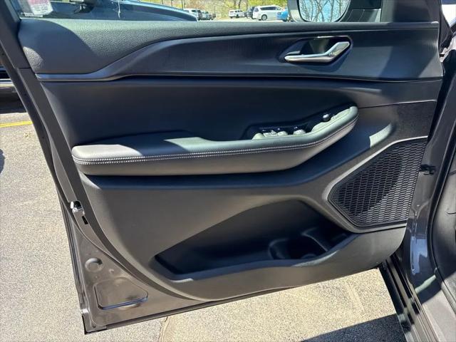2025 Jeep Grand Cherokee L Laredo X 4x4