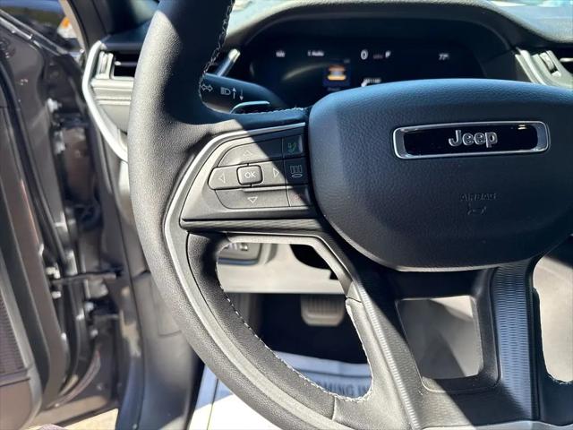 2025 Jeep Grand Cherokee L Laredo X 4x4