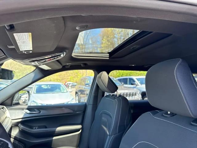 2025 Jeep Grand Cherokee L Laredo X 4x4
