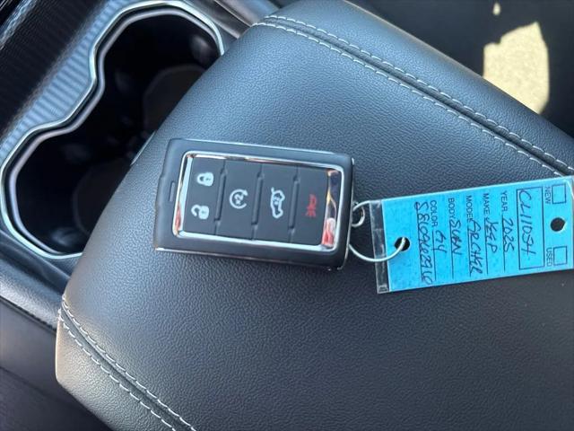 2025 Jeep Grand Cherokee L Laredo X 4x4