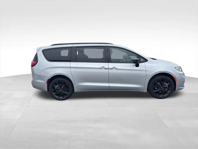 2026 Chrysler Pacifica Limited AWD