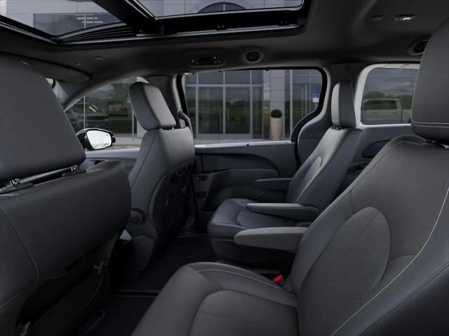 2026 Chrysler Pacifica Select AWD