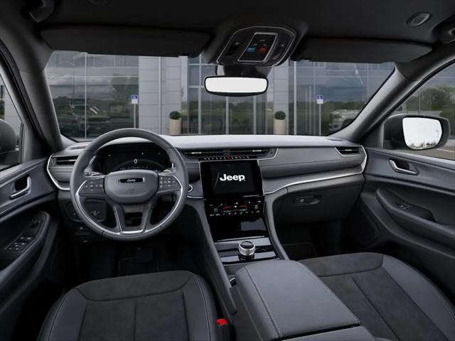 2025 Jeep Grand Cherokee Altitude 4x4