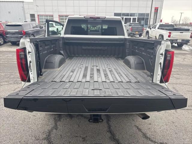 2024 GMC Sierra 3500HD 4WD Crew Cab Standard Bed Denali