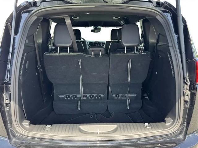 2025 Chrysler Voyager LX