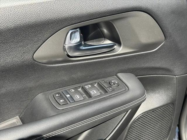 2025 Chrysler Voyager LX