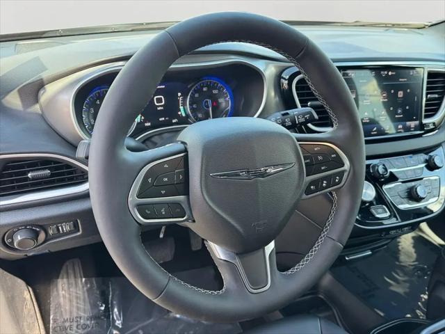 2025 Chrysler Voyager LX