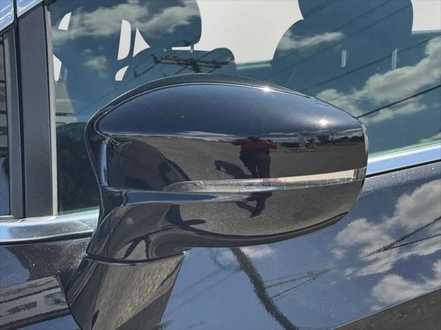 2025 Chrysler Voyager LX