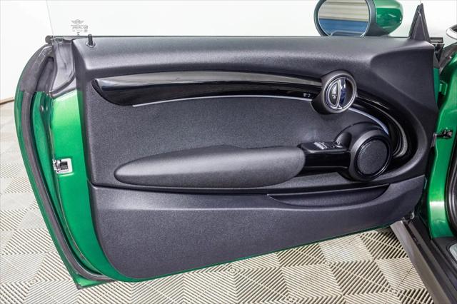 2023 MINI SE Hardtop Cooper Signature