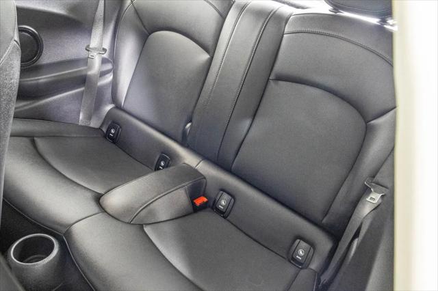 2023 MINI SE Hardtop Cooper Signature