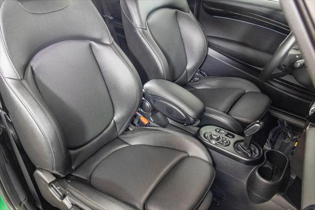 2023 MINI SE Hardtop Cooper Signature
