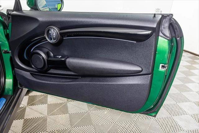 2023 MINI SE Hardtop Cooper Signature