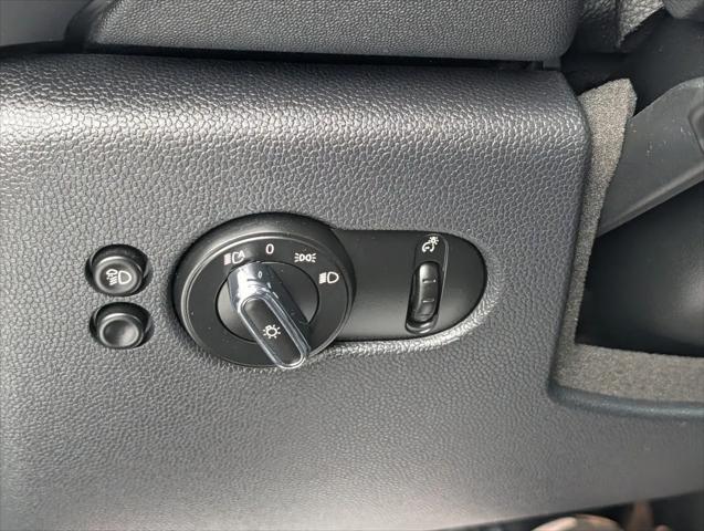 2023 MINI SE Hardtop Cooper Signature