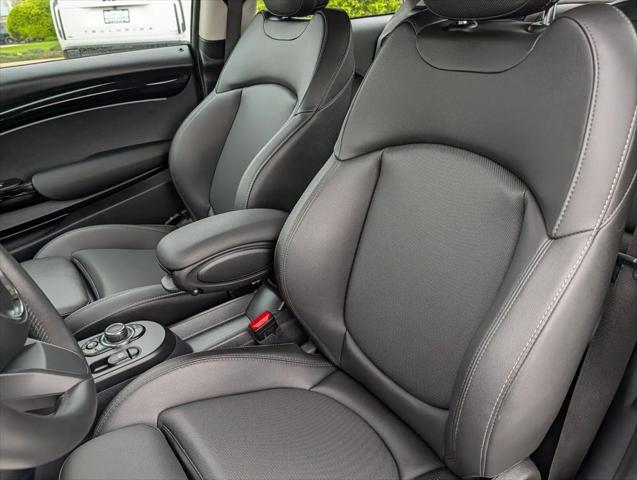 2023 MINI SE Hardtop Cooper Signature