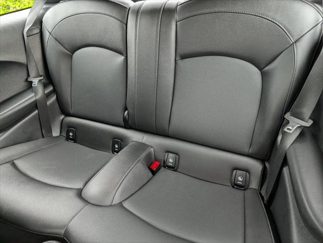 2023 MINI SE Hardtop Cooper Signature