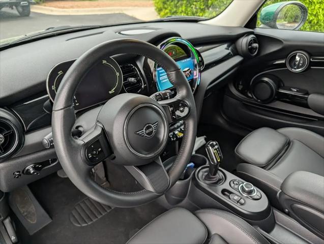 2023 MINI SE Hardtop Cooper Signature