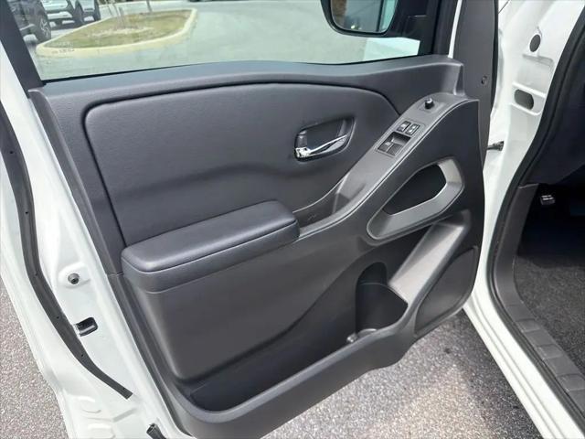 2025 Nissan Frontier King Cab SV 4x2